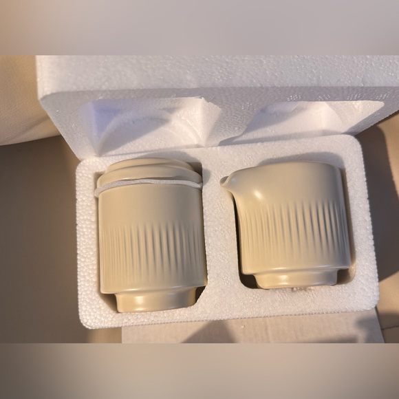 Citrine Sugar and Creamer Set & Talking Tables Pumpkin Sat and Pepper Shakers - Picture 9 of 9